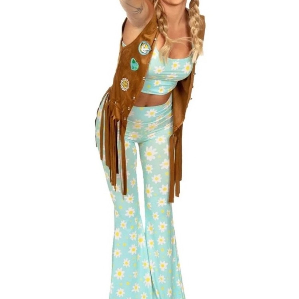 Tipsy Elves Hippie Daisy Print Flare w/ accessories- New with tags, Size small